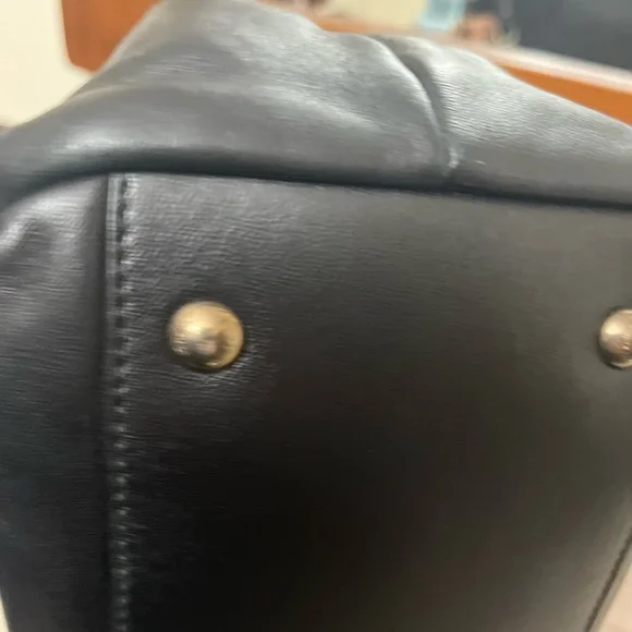 Salvatore Ferragamo Black Patent Soft Leather Shoulder Bag Magnetic Close - Picture 9 of 15